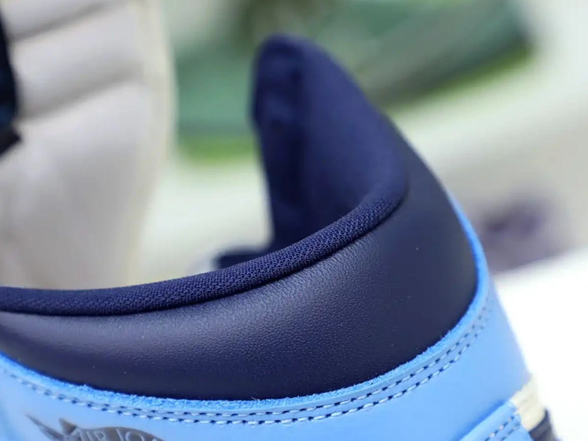 RETRO OG HIGH 'OBSIDIAN' AIR 1 JORDAN 0405
